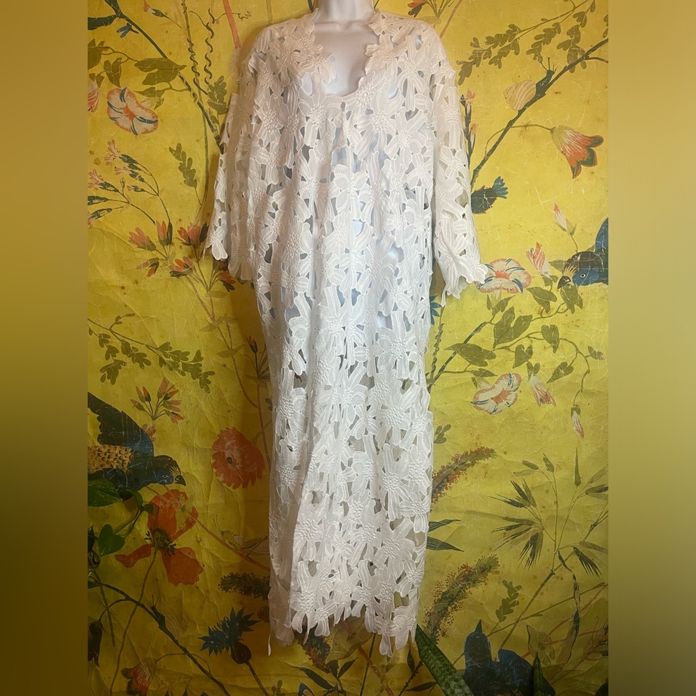 Anthropologie Floral Eyelet Kaftan - Picture 6 of 9